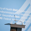 Apothekenreform: BMG lädt zum Pressetermin Mikrofonpult im BMG