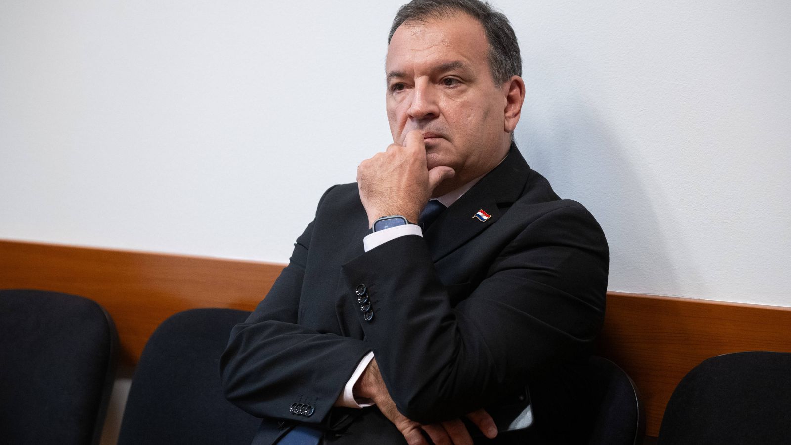 Korruptionsvorwürfe: Gesundheitsminister festgenommen Korruptionsvorwürfe: Gesundheitsminister festgenommen