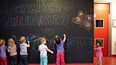 infectopharm kita 01 infectopharm Puppenstube und Biosauna