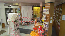 IMG 8060 Bettlaken und Absperrband