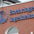 Deutliches Plus mit Jardiance: Boehringer steigert Umsatz Foto: Das Logo von Boeheringer Ingelheim auf einer Backsteinfassade