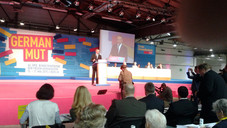 fdpparteitag 2015 02 fdp Neuer Anlauf in Pink