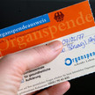 organspende eh neu Apotheker verteilen Organspendeausweise