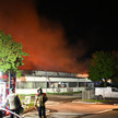 Großbrand: Phoenix in Freiburg betroffen Feuer im Gewerbegebiet, Freiburg, Feuerwehr löscht/beoabachtet