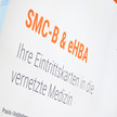 Medisign: „Rufen Sie nicht wieder an!“ Werbeslogan von Medisign zu SMC-B und eHBA. Subslogan: "Ihre Eintrittskarte in die vernetzte Medizin"