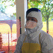 ebola 19172 CDC Cleopatra Adedeji Symbolbild: Personal in Schutzausrüstung