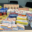 Angeblich für Ehefrau: Zoll stoppt 170 Rx-Packungen beschlagnahmte Medikamente auf Tisch