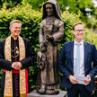 Klosterfrau ehrt Gründerin mit Statue Klosterfrau ehrt Gründerin mit Statue