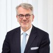Henkel übergibt beim ARZ Haan Klaus Henkel im Porträt