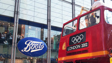 160628 boots olympic torch Londons Vorzeigeapotheken