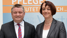 Gröhe lässt Pflege erforschen Gröhe lässt Pflege erforschen