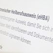 HBA-Chaos bei Ärzten: „Seit Sommer keine E-Rezepte“ Foto: Schriftzug zum eHBA auf der DMEA 2024