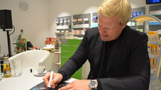 Kahn2 Oliver Kahn besucht Apotheke