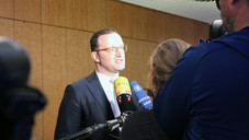 Spahn erklärt sein Paket Spahn erklärt sein Paket