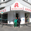 schiller aussen schiller-apo Notdienst verweigert: Apotheke am Pranger