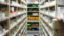 anzag kisteregale eh Alliance muss für Walgreens bluten