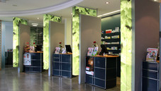 Apo am bahnhof overwiening offizin apoambhf Apothekenbesuch bei Kammerpräsidentin