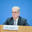 Spargesetz: KBV stellt ApoVWG in Frage Dr. Andreas Gassen in der BPK