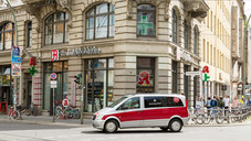 berlinapotheke oranienburger botenauto berlinapotheke Von der Mini-Apotheke zur Börsen-AG