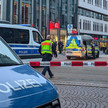 Nach Amokfahrt: Apotheken gesperrt, Mitarbeiter geschockt Polizei-Absperrung vor der Central Apotheke nach der Amokfahrt in Leipzig vom 4. Mai 2026