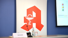 Ex-ABDA-Sprecher streitet vor Gericht Ex-ABDA-Sprecher streitet vor Gericht