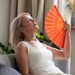 Menopause: Fezolinetant soll Hormone ersetzen Menopause: Fezolinetant soll Hormone ersetzen