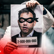 Gesundheits-Allianz holt Klingbeil-Milliarden zurück KI-Montage von Lars-Klingbeil auf einem Flugblatt