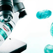 Akne: Eucerin kommt mit Bakterien Ein Fläschchen Eucerin Dermopure